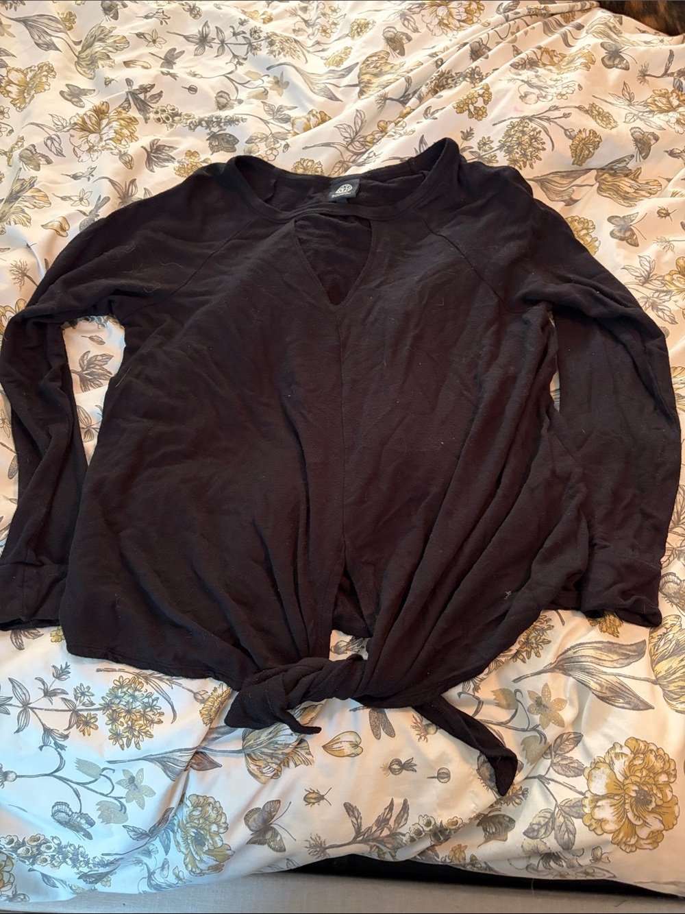 bobeau Black Long-Sleeve Knot Front Tunic